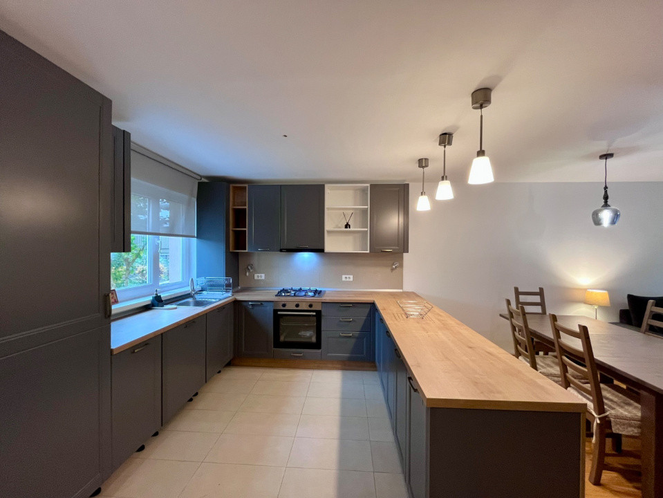 Apartament cu 4 camere in cartierul Noua langa padure