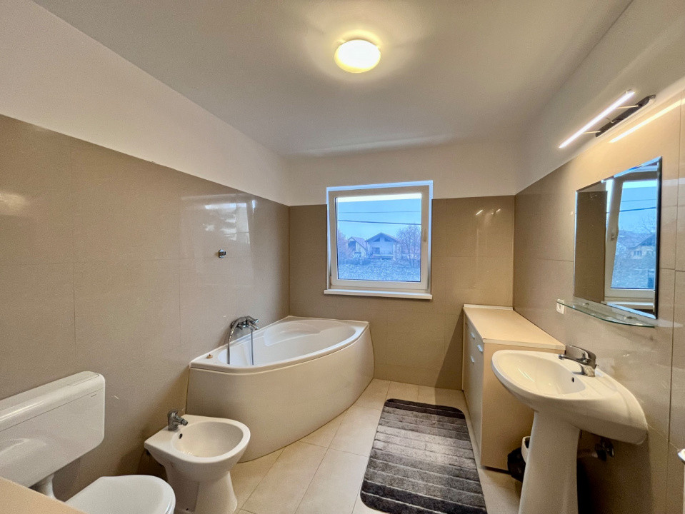 Apartament cu 4 camere in cartierul Noua langa padure