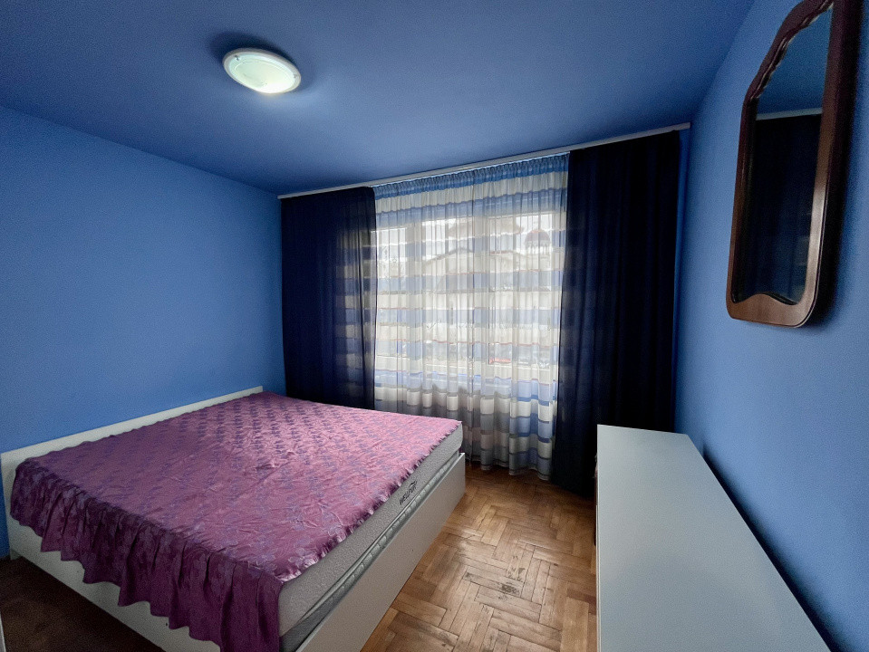 Apartament cu 3 camere în Craiter 