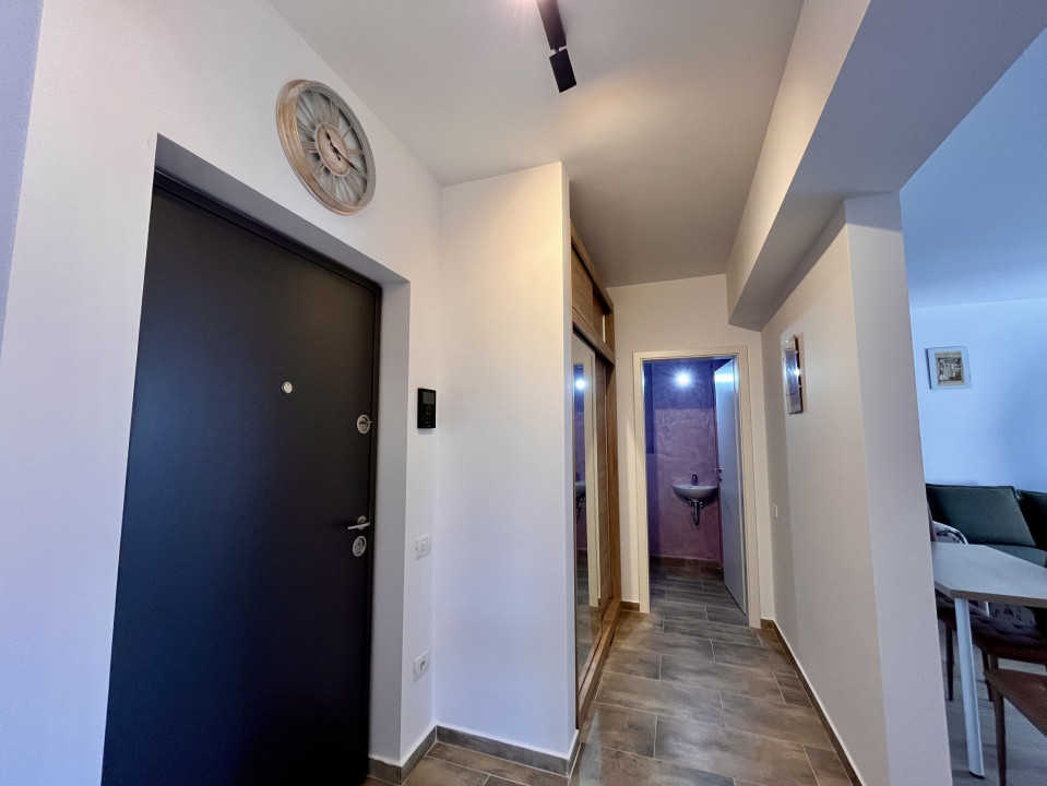 Apartament Modern cu 2 Camere, Terasă și Priveliște Spectaculoasă în Noua 