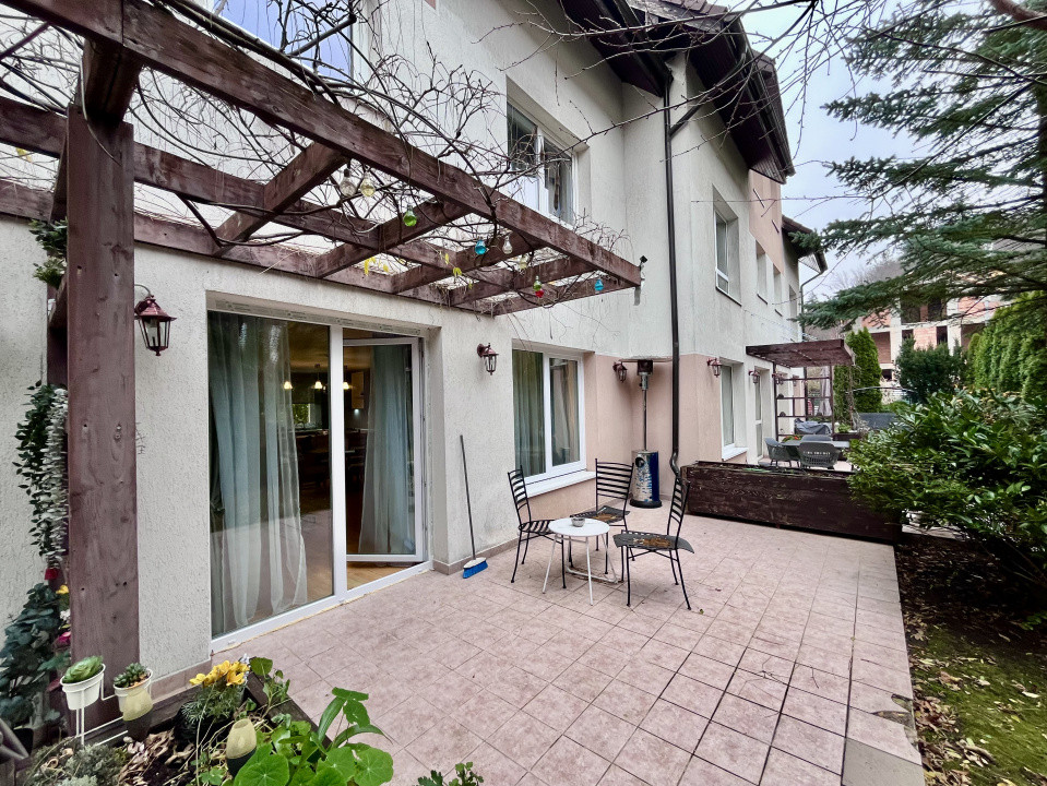 Apartament cu 4 camere in Green Valley 