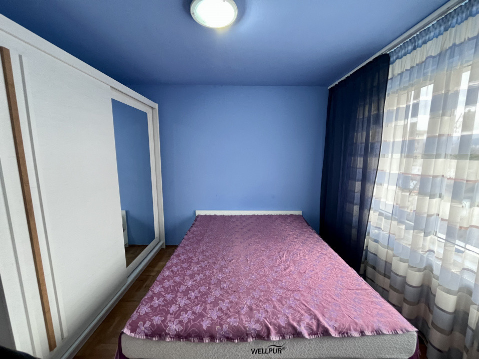 Apartament cu 3 camere în Craiter 