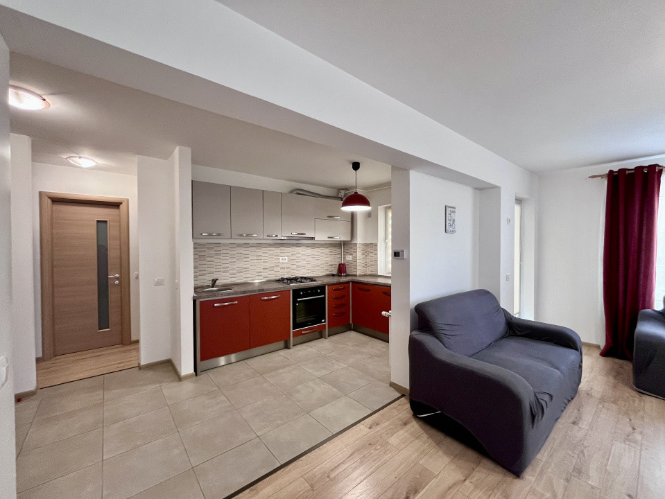 Apartament cu 2 camere în Tractorul 