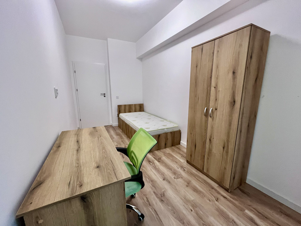 Apartament cu 3 camere în Tractorul 