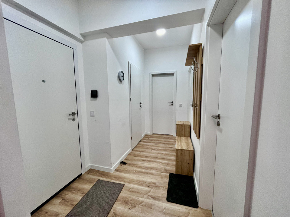 Apartament cu 3 camere în Tractorul 
