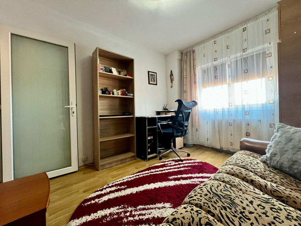 Apartament luminos 3 camere, 2 băi, parcare