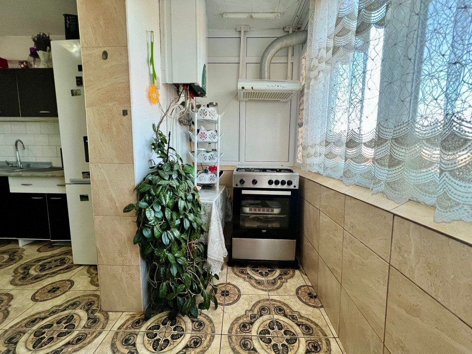 Apartament luminos 3 camere, 2 băi, parcare