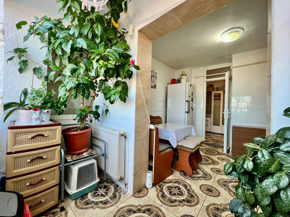 Apartament luminos 3 camere, 2 băi, parcare