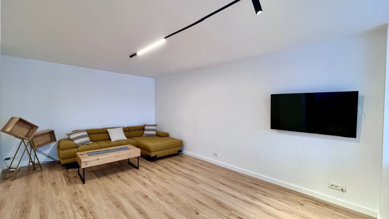 Apartament modern cu 3 camere in zona centrală 