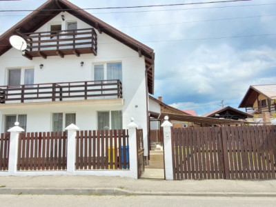 Casa cu 4 camere in comuna Cristian