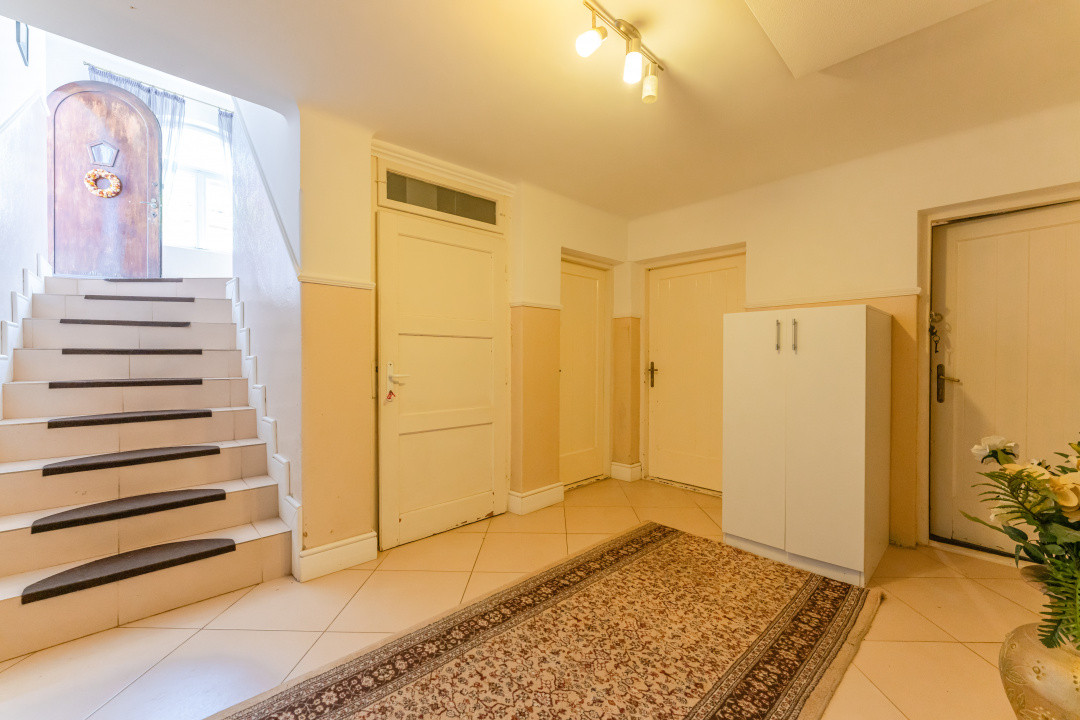 Casa deosebita, teren 749mp, locuinta sau sediu business