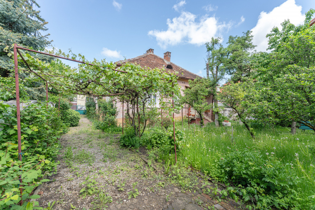 Casa deosebita, teren 749mp, locuinta sau sediu business