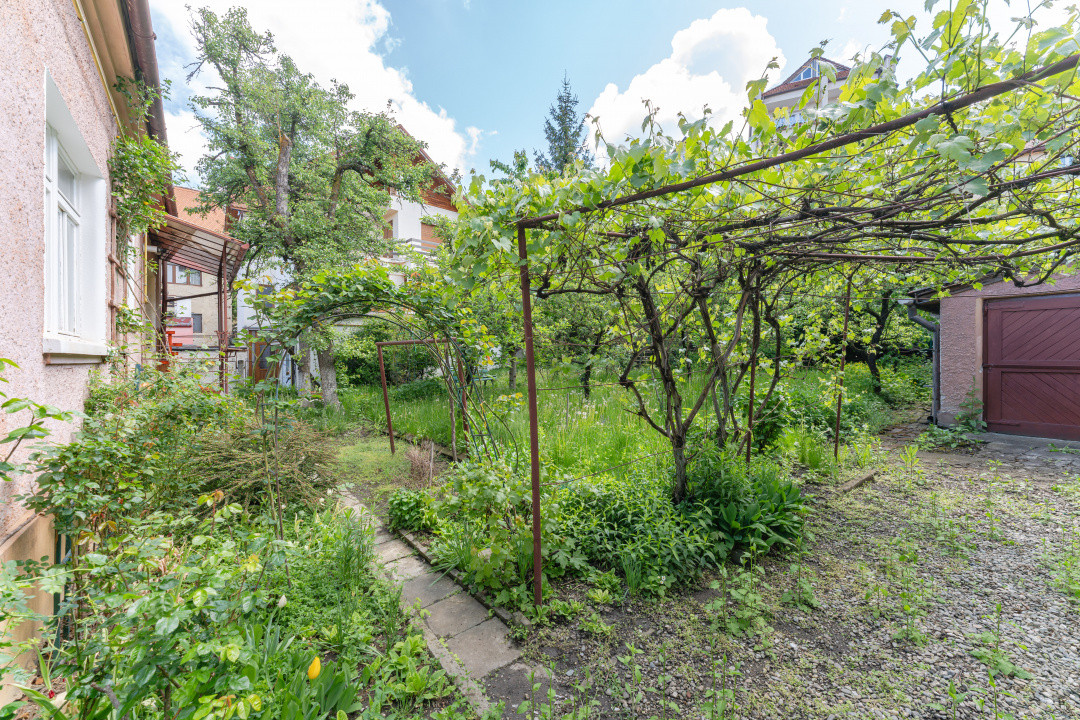 Casa deosebita, teren 749mp, locuinta sau sediu business