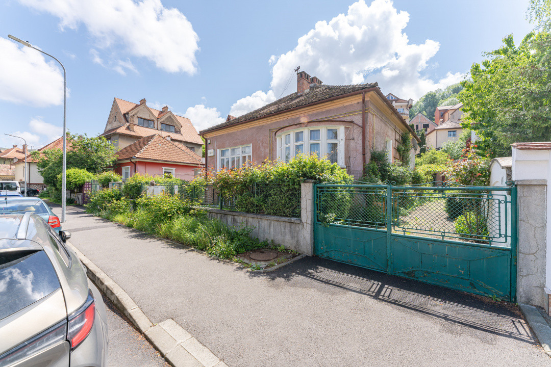 Casa deosebita, teren 749mp, locuinta sau sediu business