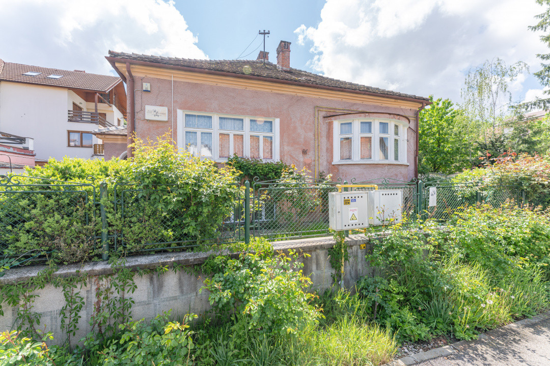 Casa deosebita, teren 749mp, locuinta sau sediu business