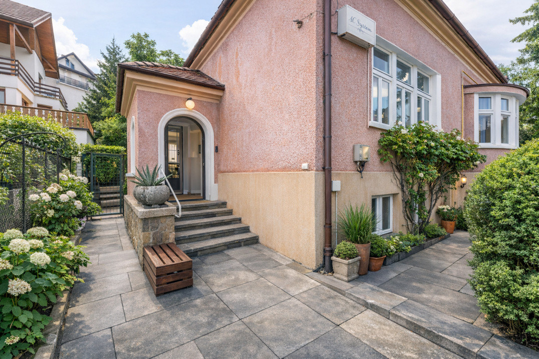 Casa deosebita, teren 749mp, locuinta sau sediu business