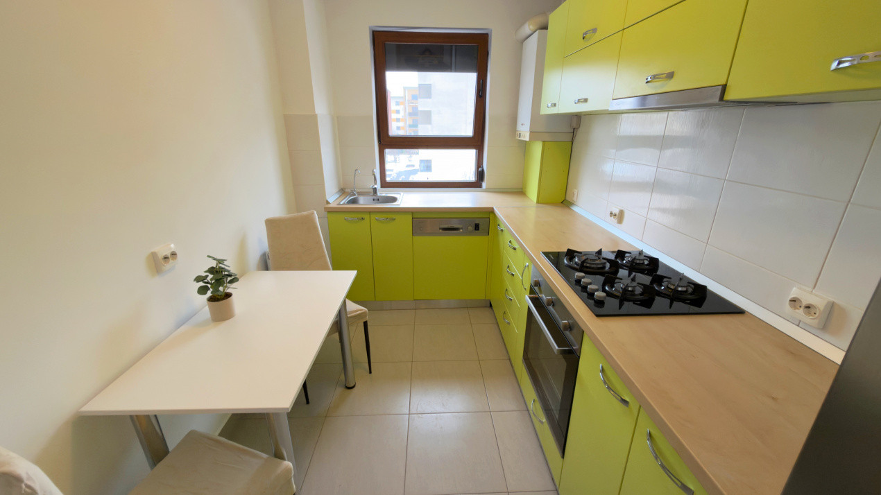 Apartament 2 camere | Decomandat | Tractorul | Loc Parcare | Transport Public