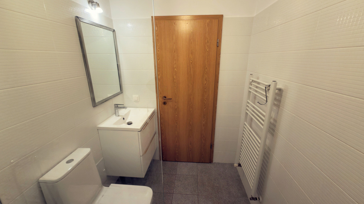 Apartament 2 camere | Decomandat | Tractorul | Loc Parcare | Transport Public