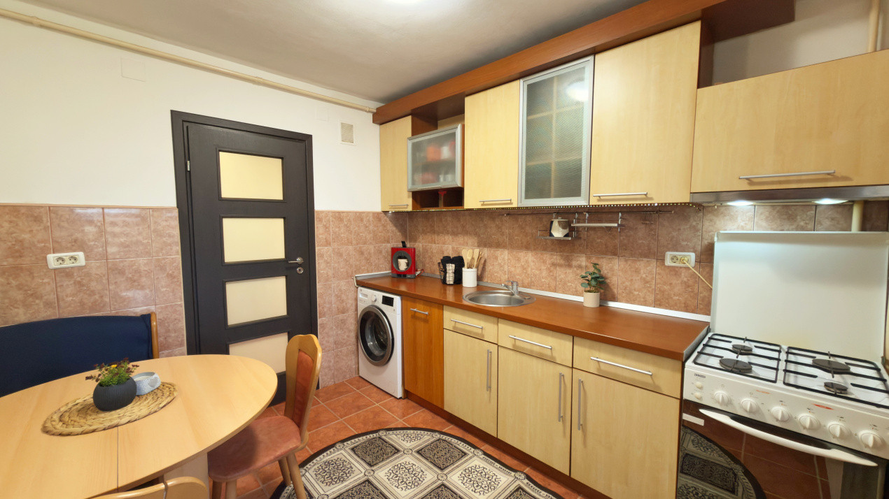 De inchiriat APARTAMENT 3 CAMERE DECOMANDAT ITC | 2 BAI | 2 PARCARI | ETAJ 1 