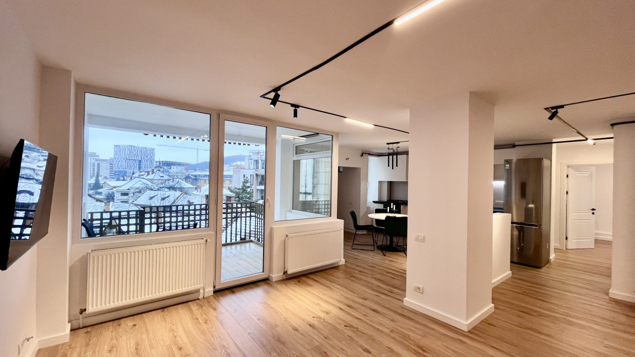 Apartament modern cu 3 camere in zona centrală 