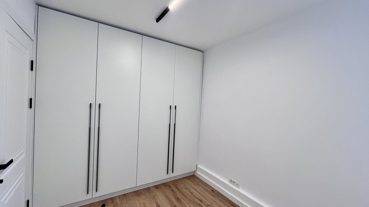 Apartament modern cu 3 camere in zona centrală 