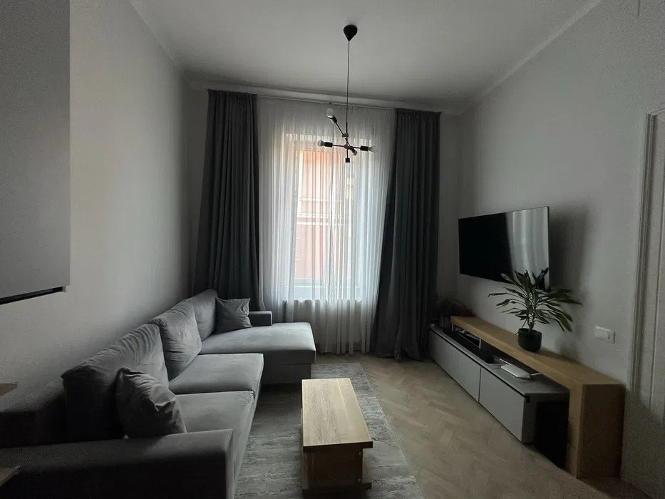 Apartament Modern cu 2 camere in Zona Centrala
