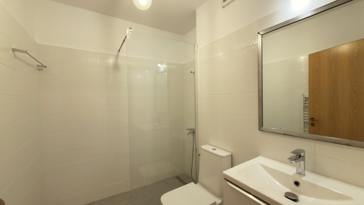 Apartament 2 camere | Decomandat, balcon + parcare –  zona Coresi Mall  📍