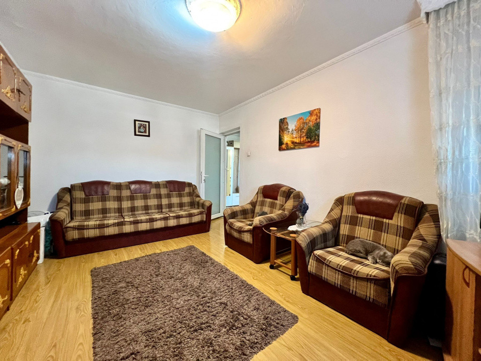 Apartament luminos 3 camere, 2 băi, parcare