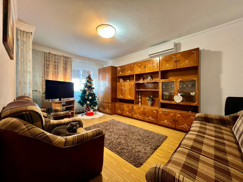 Apartament luminos 3 camere, 2 băi, parcare