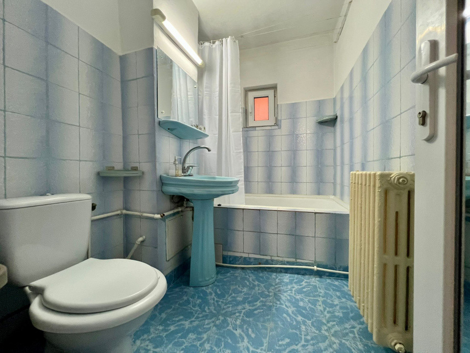 Apartament luminos 3 camere, 2 băi, parcare