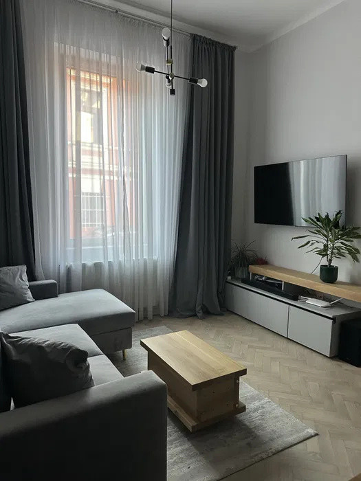 Apartament Modern cu 2 camere in Zona Centrala