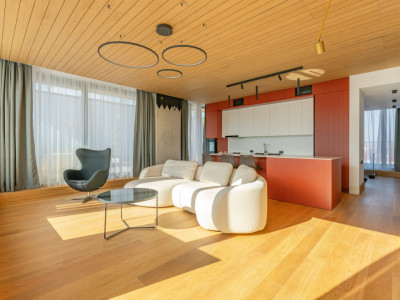 Penthouse de lux cu jacuzzi și vedere spectaculoasă spre Tâmpa