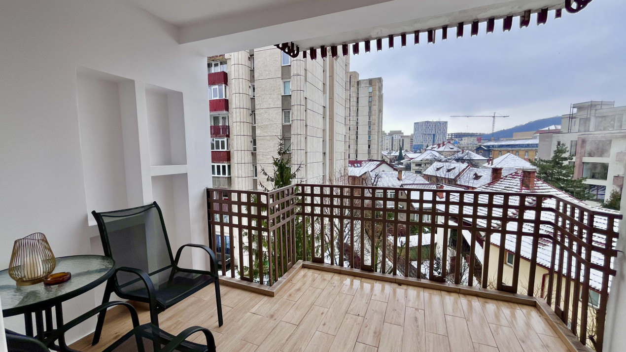 Apartament modern cu 3 camere in zona centrală 