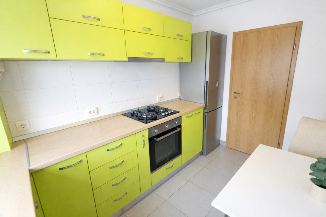 Apartament 2 camere | Decomandat, balcon + parcare –  zona Coresi Mall  📍