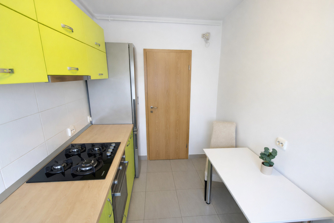 Apartament 2 camere | Decomandat, balcon + parcare –  zona Coresi Mall  📍