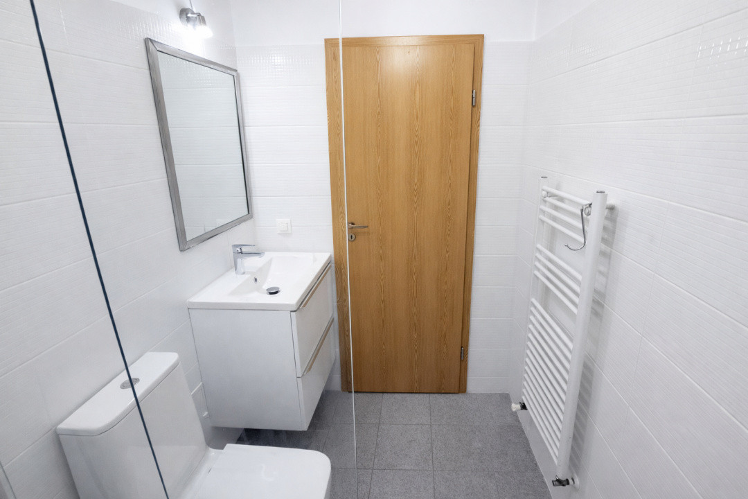 Apartament 2 camere | Decomandat, balcon + parcare –  zona Coresi Mall  📍