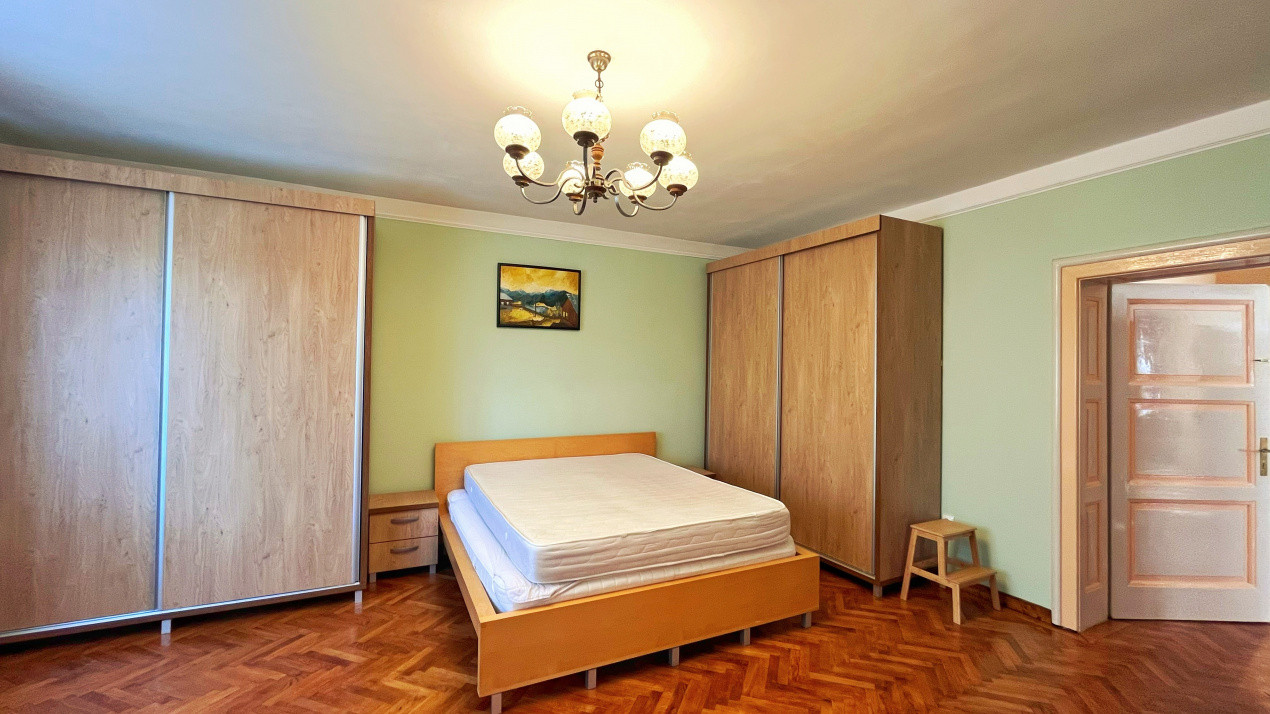 Apartament cu 3 camere in Zona Centrală
