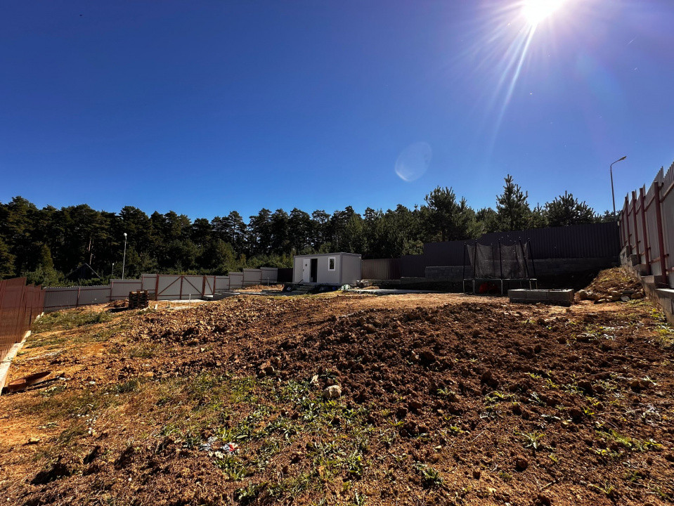 Refugiu la liziera padurii — teren ideal pentru casuta de vacanta