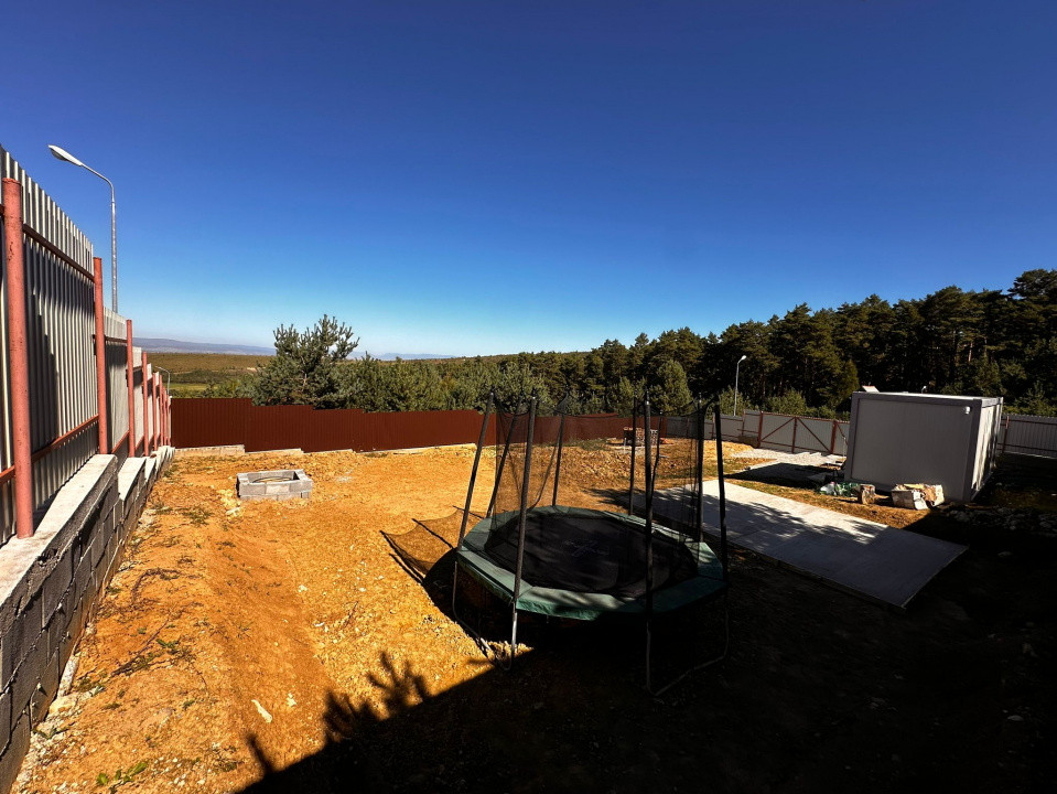 Refugiu la liziera padurii — teren ideal pentru casuta de vacanta