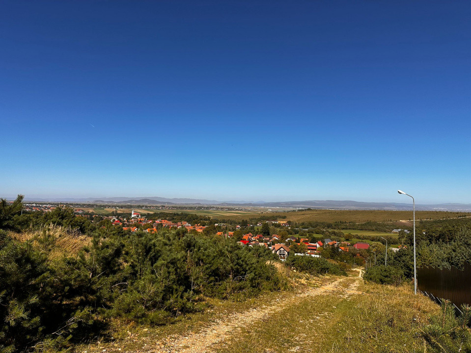 Teren intravilan, 600mp,  BONUS: casuta metalica