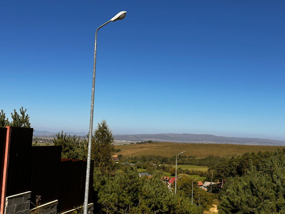 Teren intravilan, 600mp,  BONUS: casuta metalica