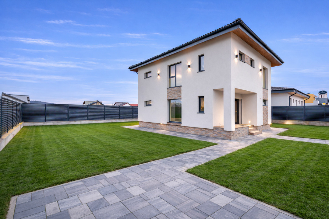 Casa noua in Harman | predare la cheie | curte amenajata | utilitati complete