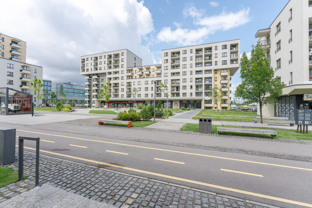 Apartament tip studio, in Coresi la pietonala