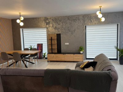 Penthouse modern in Tractorul