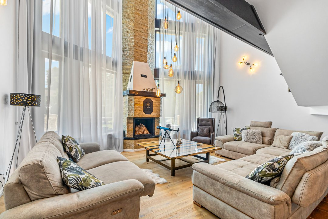 Vilă spectaculoasă lângă Castelul Bran cu piscină și cramă