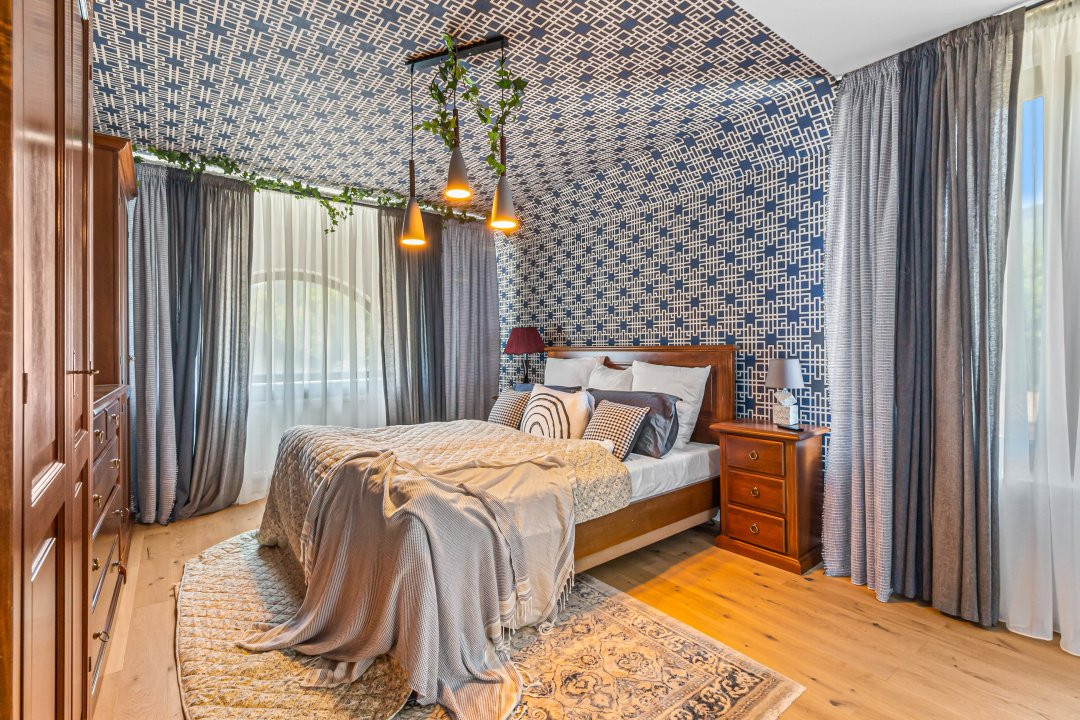 Vilă spectaculoasă lângă Castelul Bran cu piscină și cramă