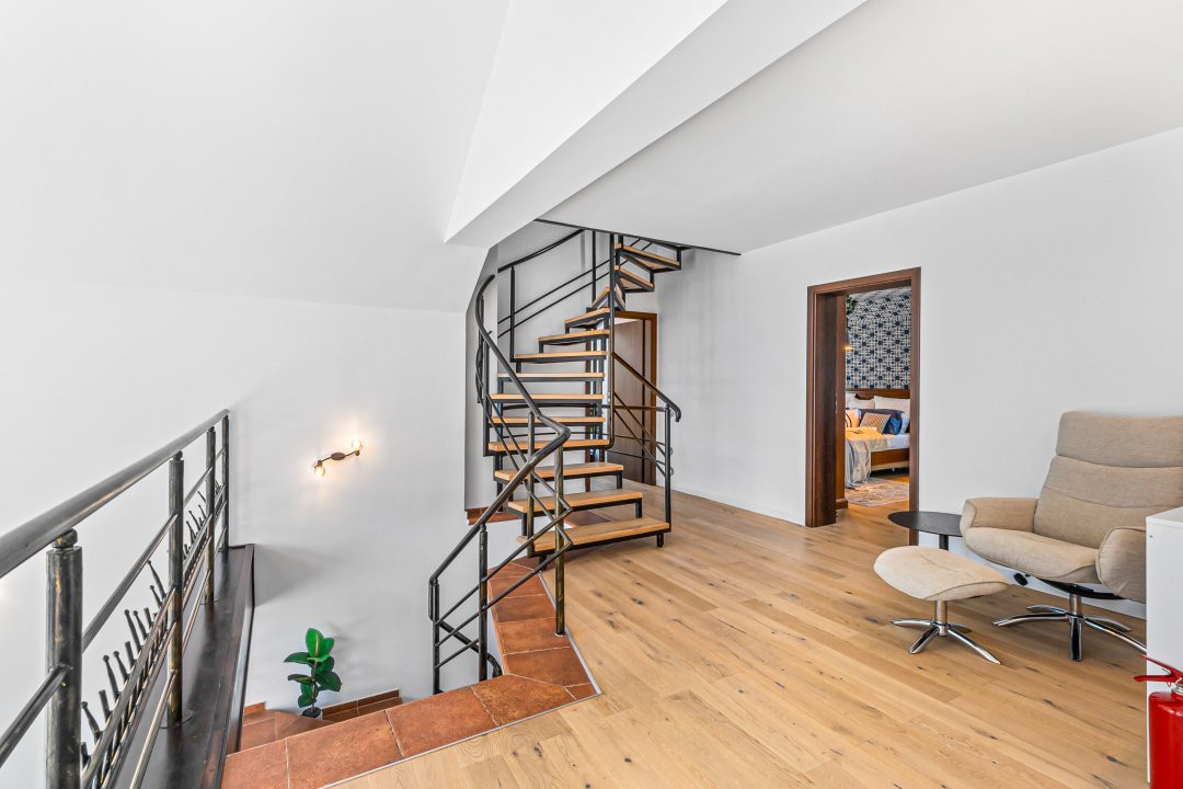 Vilă spectaculoasă lângă Castelul Bran cu piscină și cramă