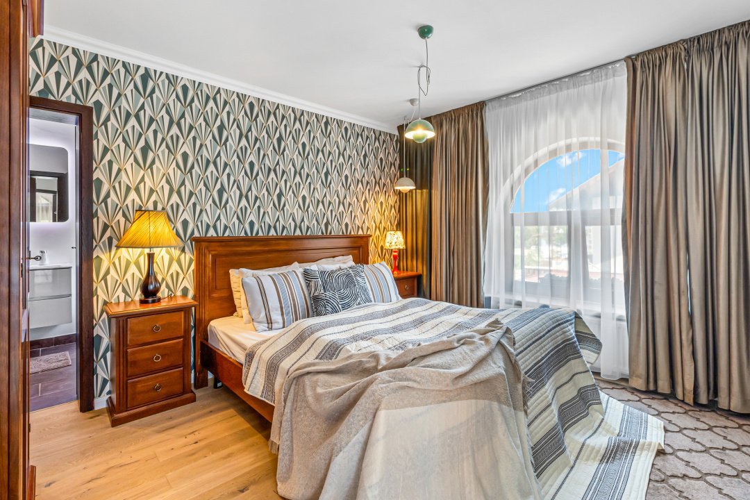 Vilă spectaculoasă lângă Castelul Bran cu piscină și cramă