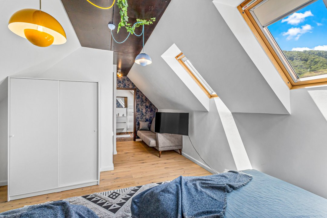 Vilă spectaculoasă lângă Castelul Bran cu piscină și cramă