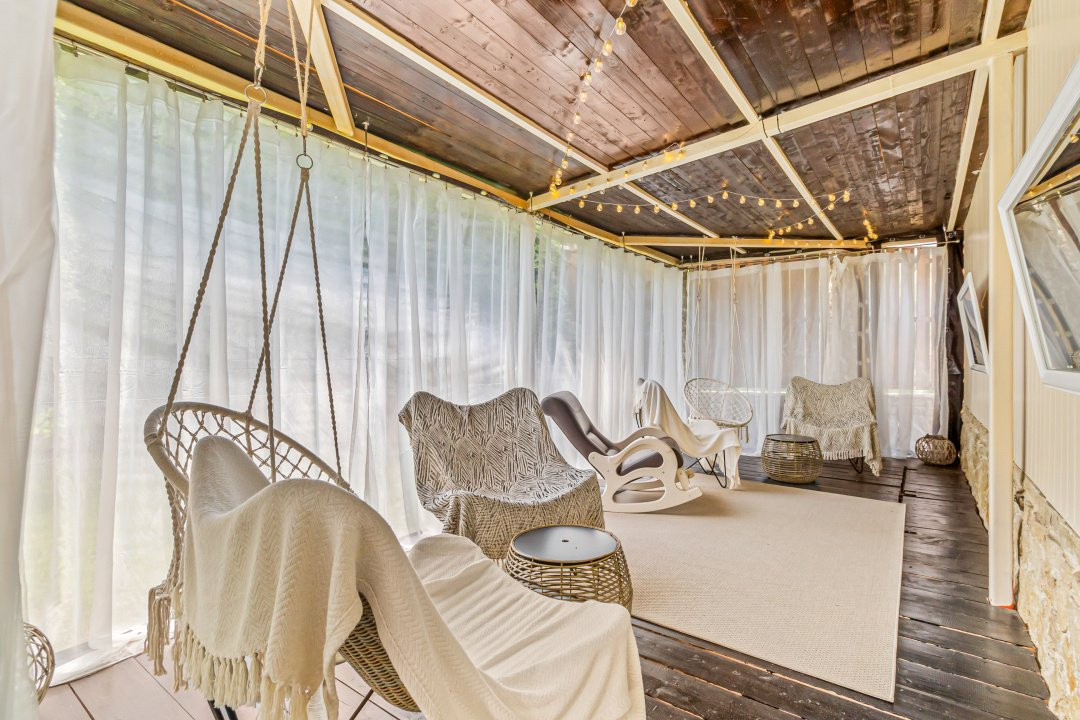 Vilă spectaculoasă lângă Castelul Bran cu piscină și cramă